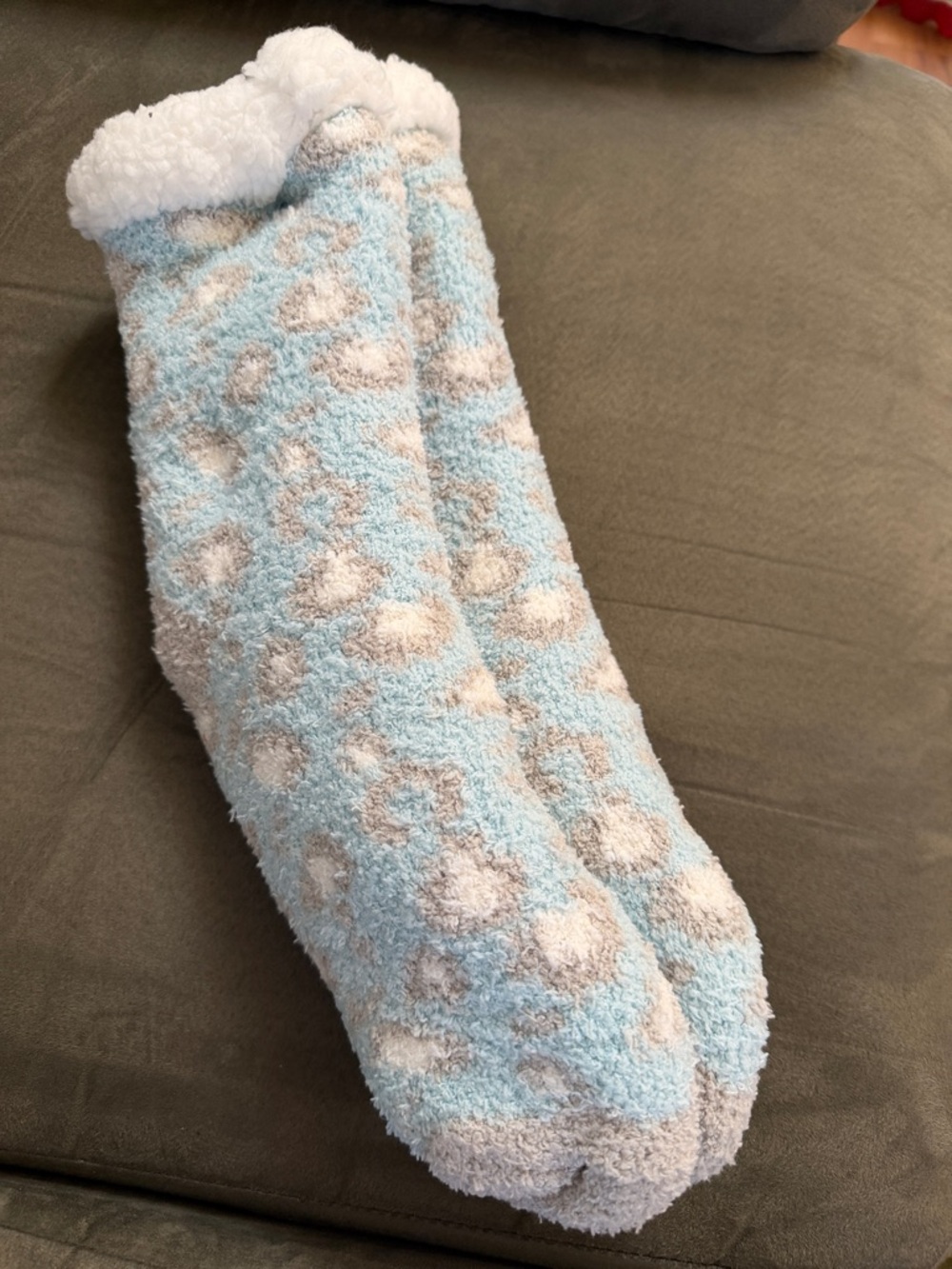 Cuddl Duds Light Blue and Gray Leopard Fuzzy Slipper Socks, NWT